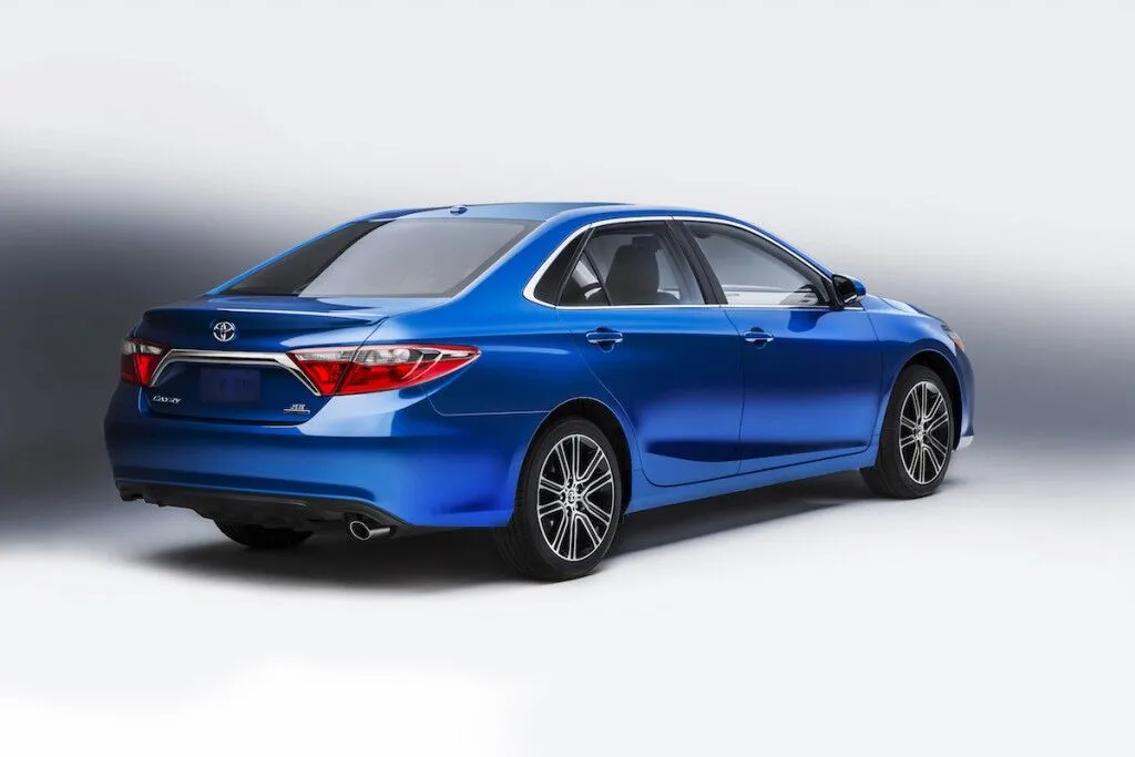 2015_CAS_2016_Camry_Special_004